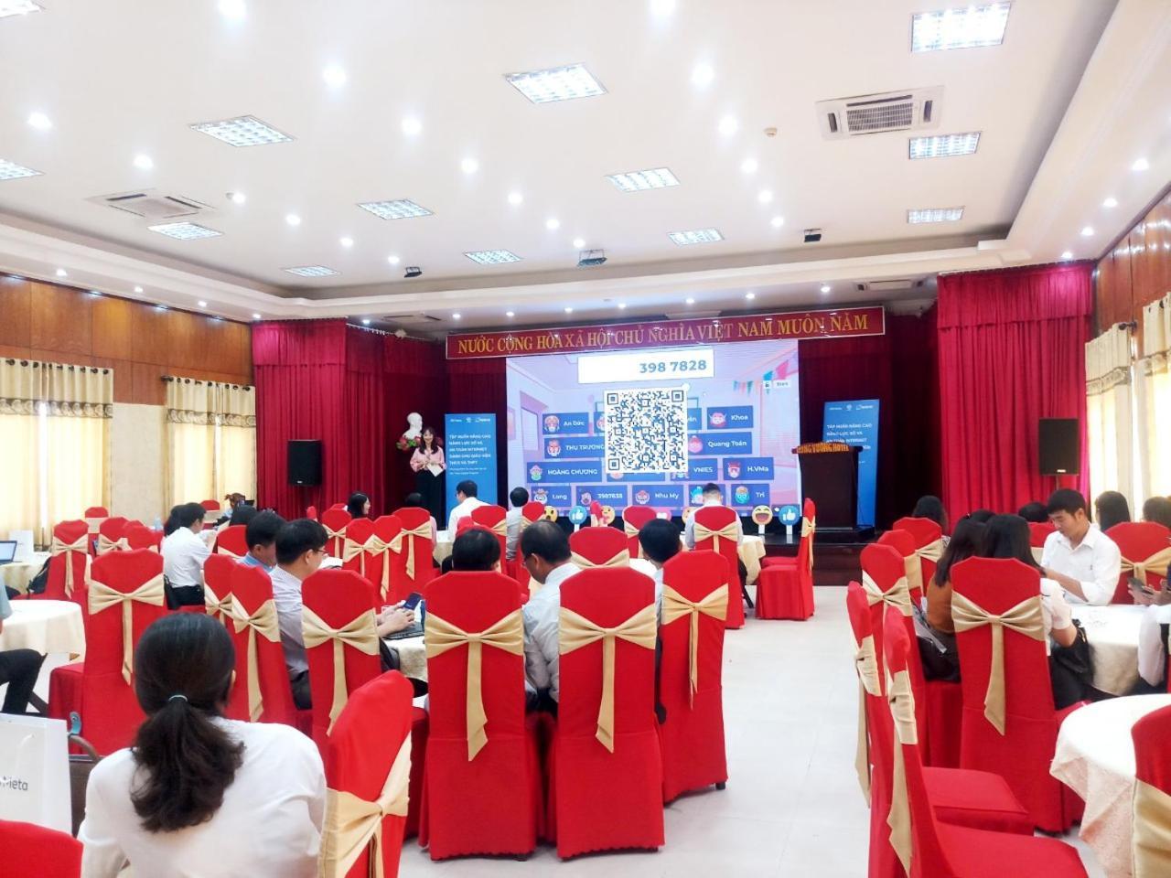 Hotel Khach San Hung Vuong Quang Ngai Exteriér fotografie